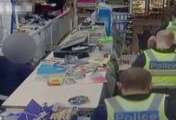 中古店拆包被爆料视频,揭秘古董市场惊人真相